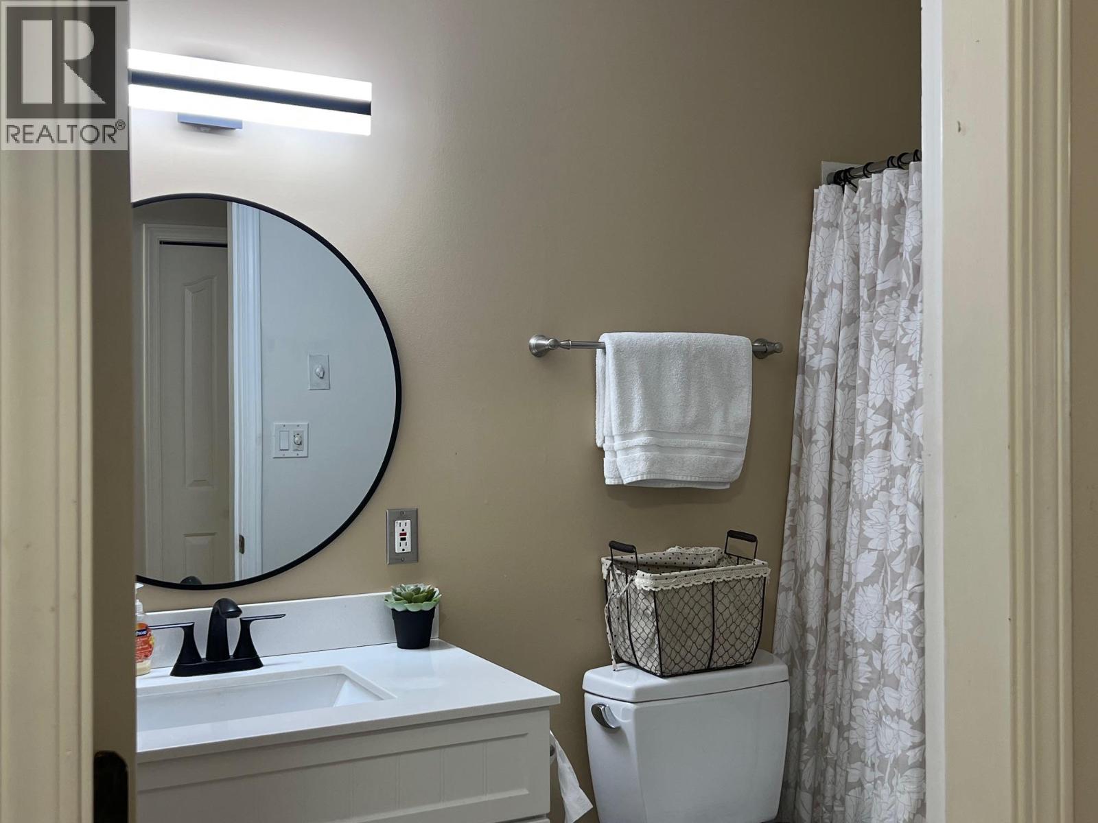 636 6th Avenue, Vernon