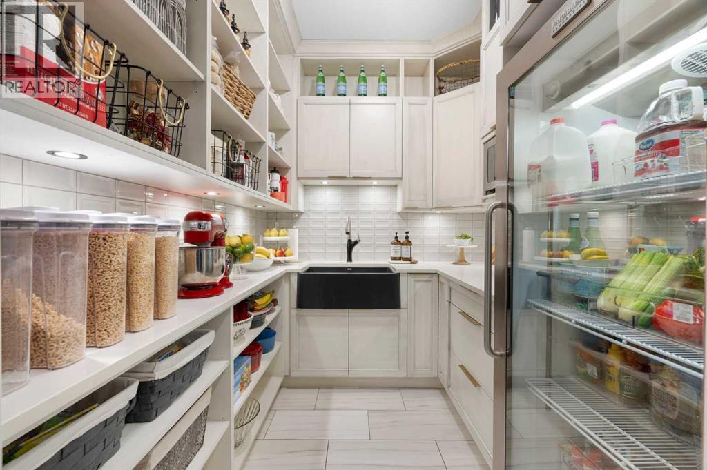 
          30 Dunes Drive
            <br/>
            <span>Desert Blume</span>
            , 
            <span>AB</span>
             <span>T1B0R8</span>
         - Photo 20