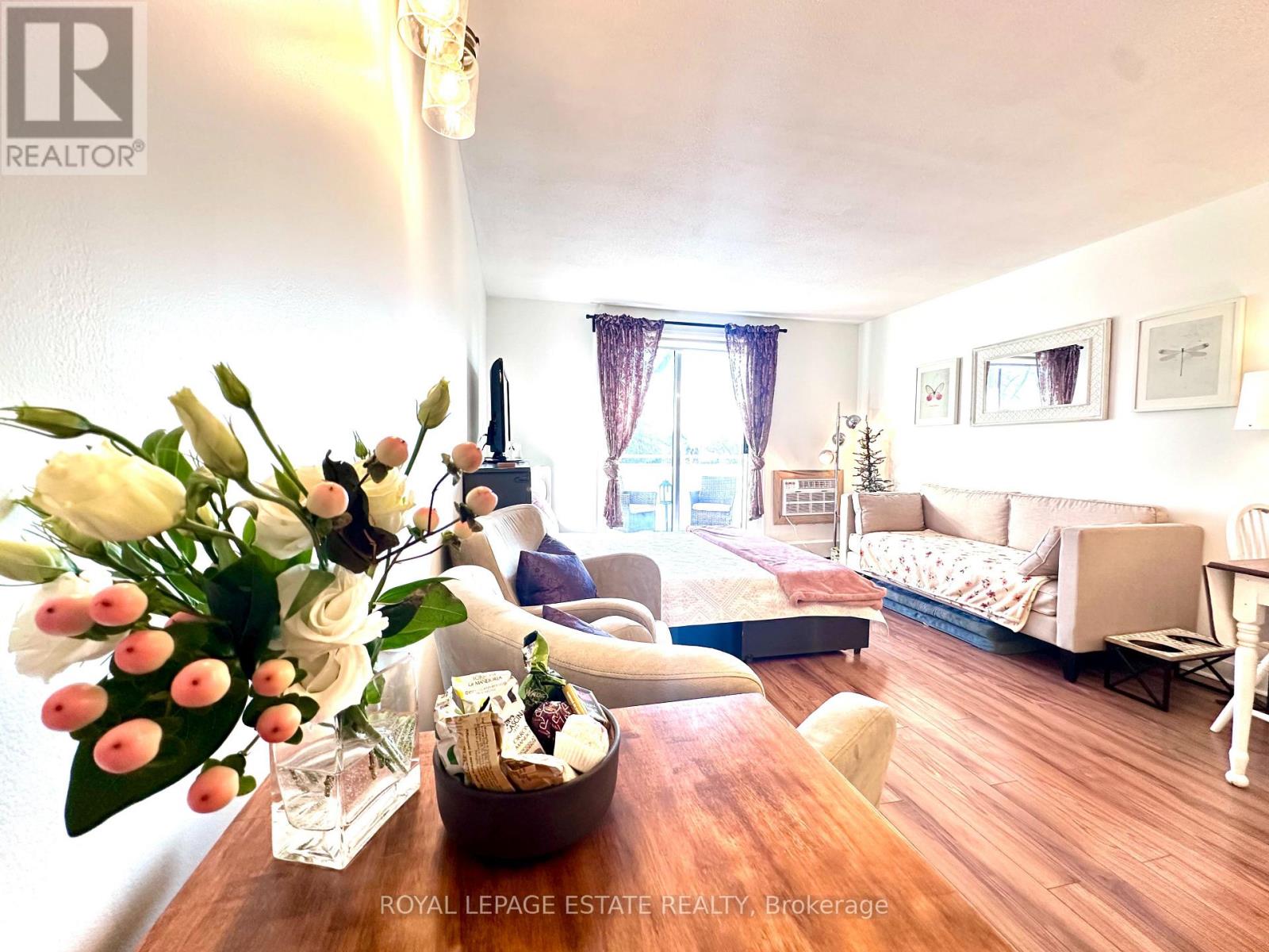 123 Woodbine Avenue 309