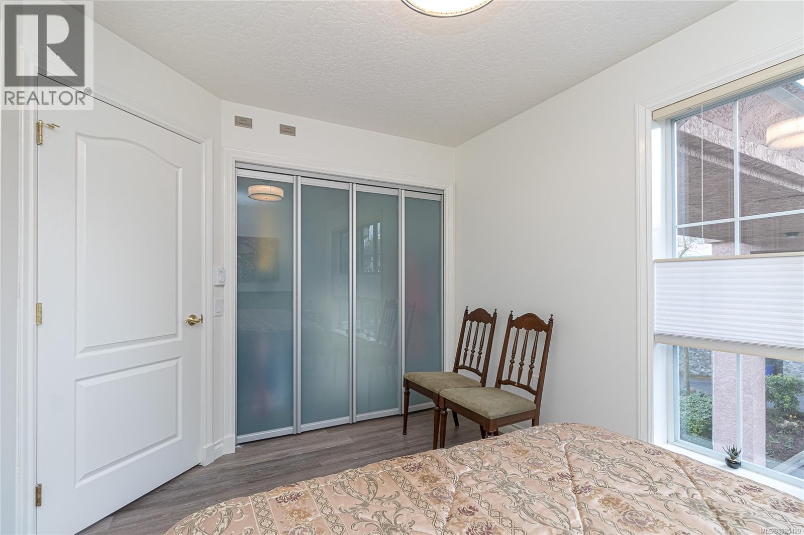 102 3133 Tillicum Road, Saanich