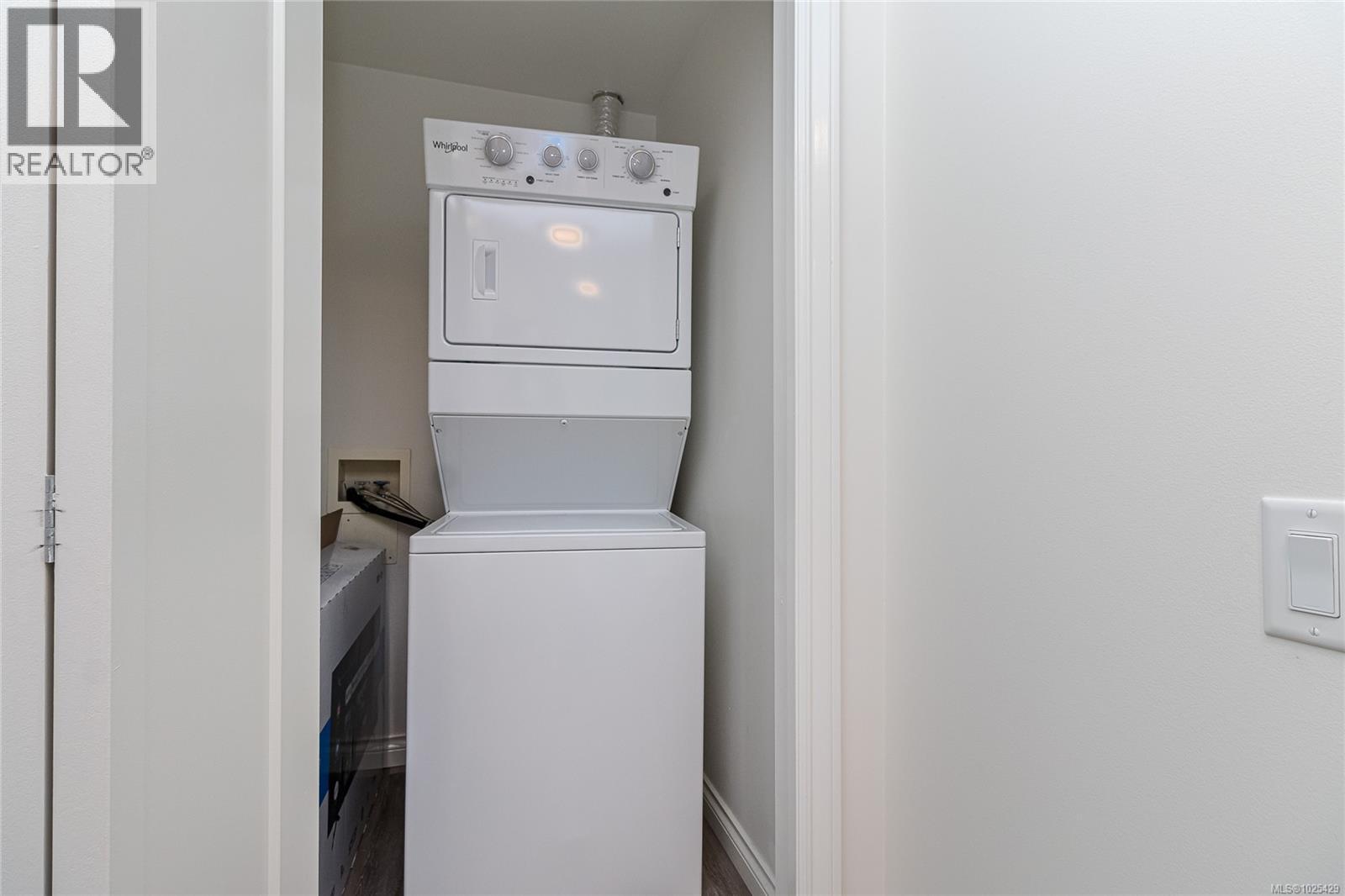 #102 3133 Tillicum Rd - 20