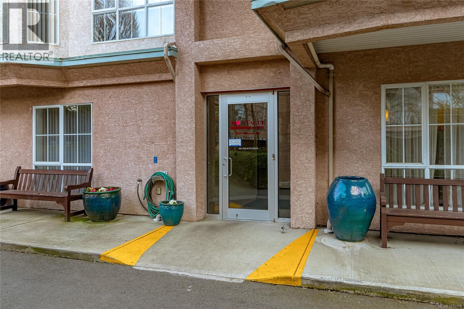 102 3133 Tillicum Road, Saanich