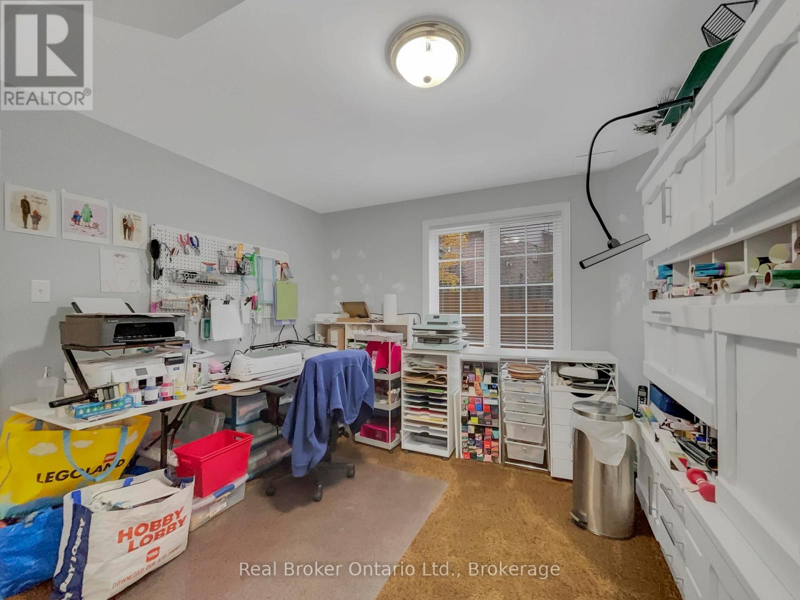 Single Family House Bungalow for Sale in    SOUTHRIDGE DRIVE Hamilton (Mountview) 