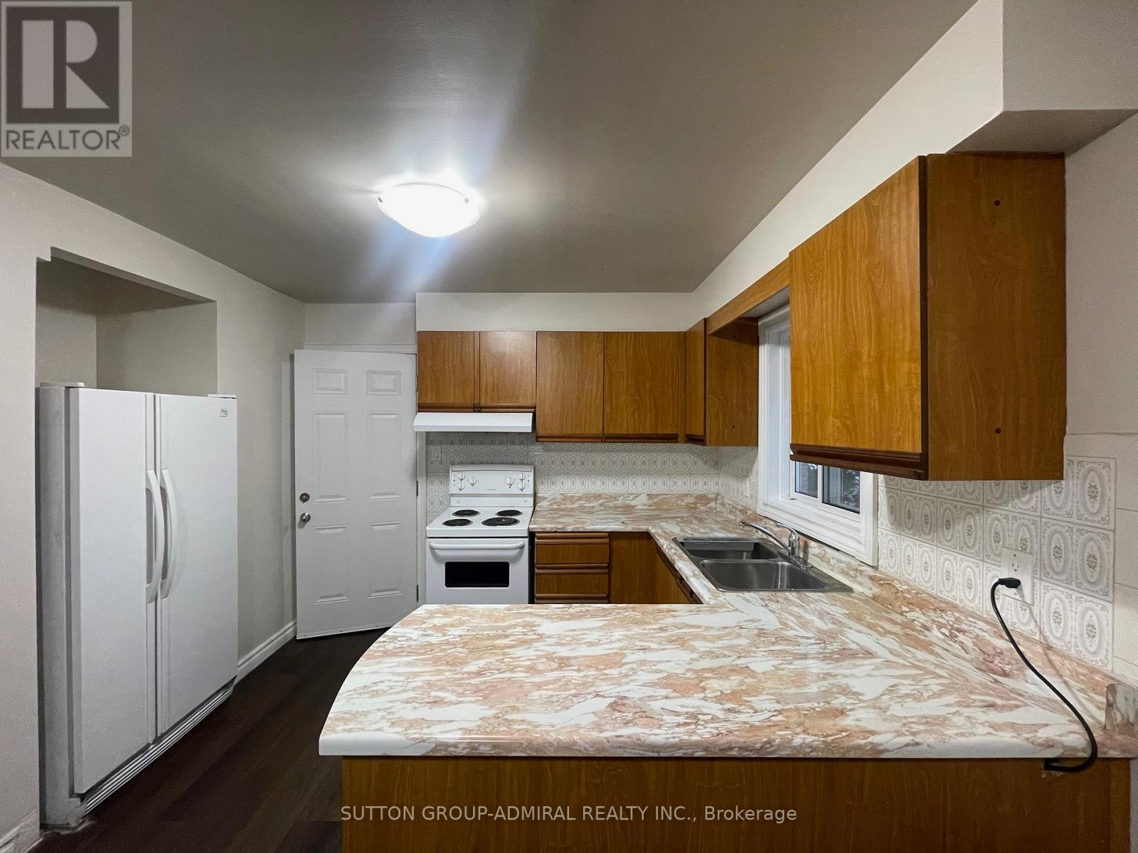 UPPER - 50 IVAN NELSON DRIVE - Photo 2 of 24, Toronto (Westminster-Branson), Ontario