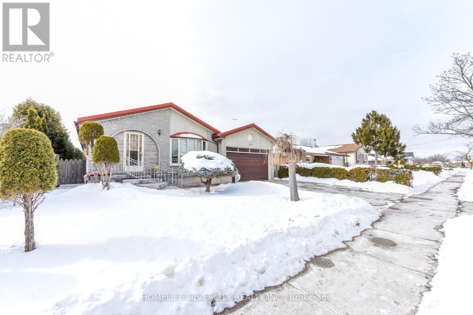 7424 NETHERWOOD ROAD - Photo 4 of 48, Mississauga (Malton), Ontario