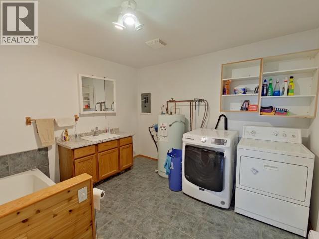 4002 HIGHWAY 101 - 11