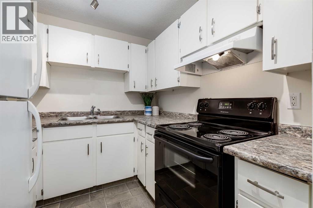 Single Family House for Sale in   Glamis Drive SW Glamorgan Calgary 