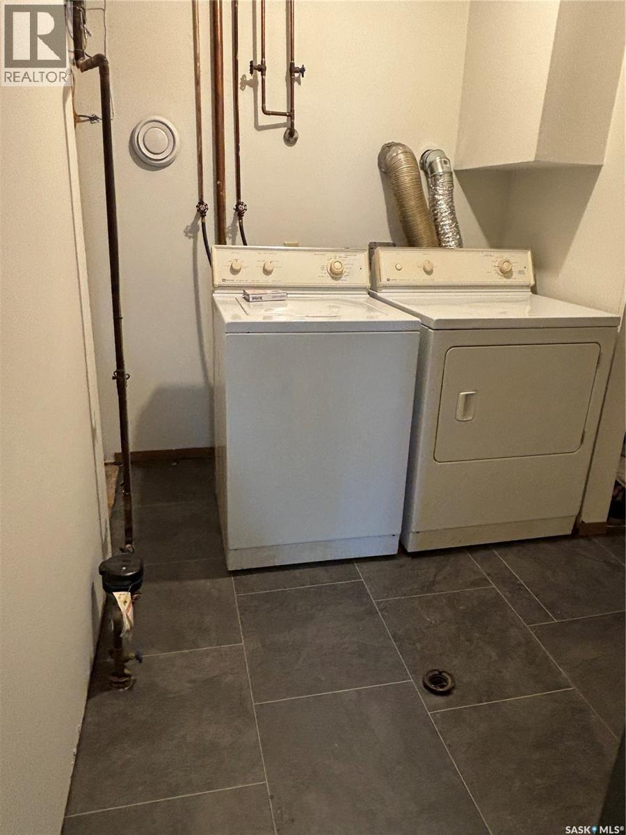 345 SCARTH STREET - 9