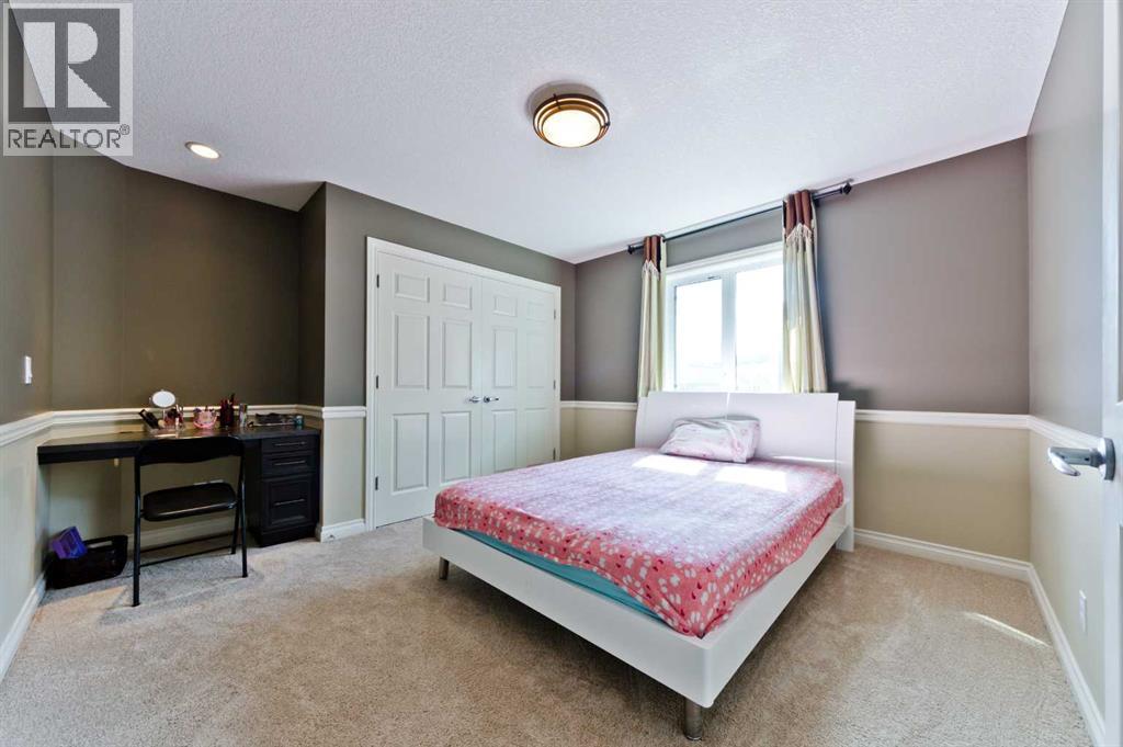 Single Family House for Sale in  ELMONT Rise SW Springbank Hill Calgary 