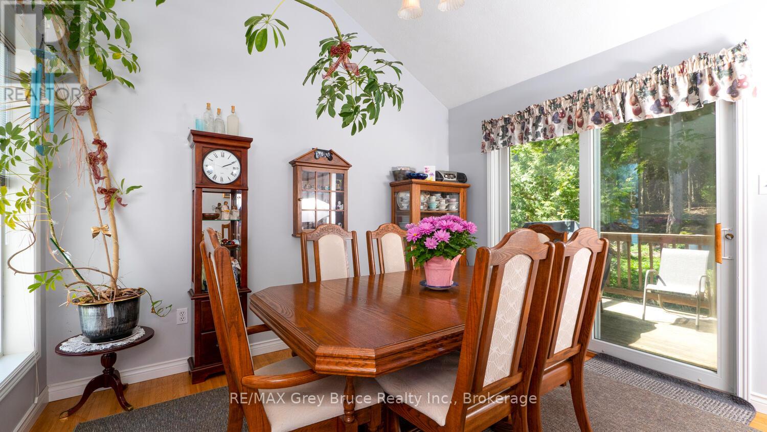 172 BRUCE ROAD 9 - 20