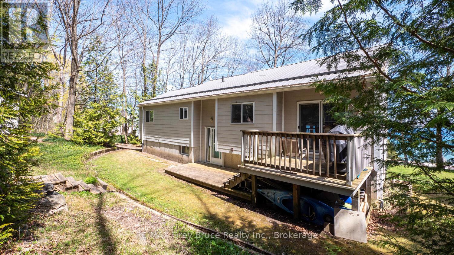 172 BRUCE ROAD 9 - 38