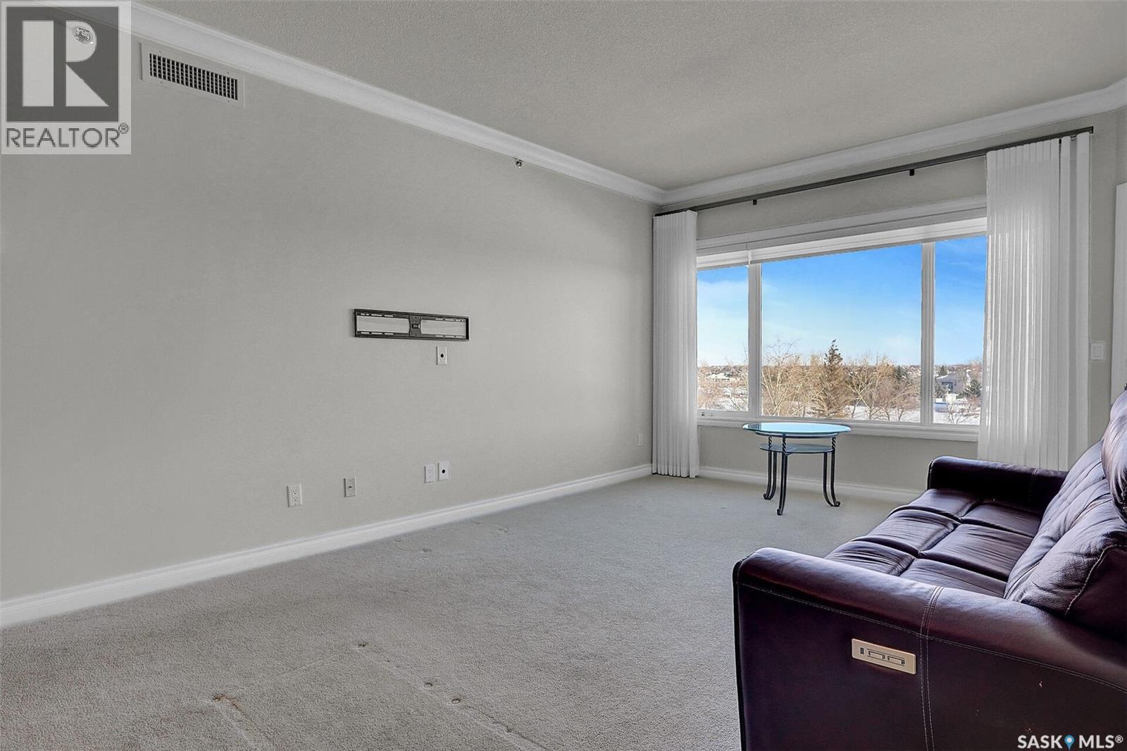 Single Family House High rise for Sale in   Renfrew CRESCENT E Regina 