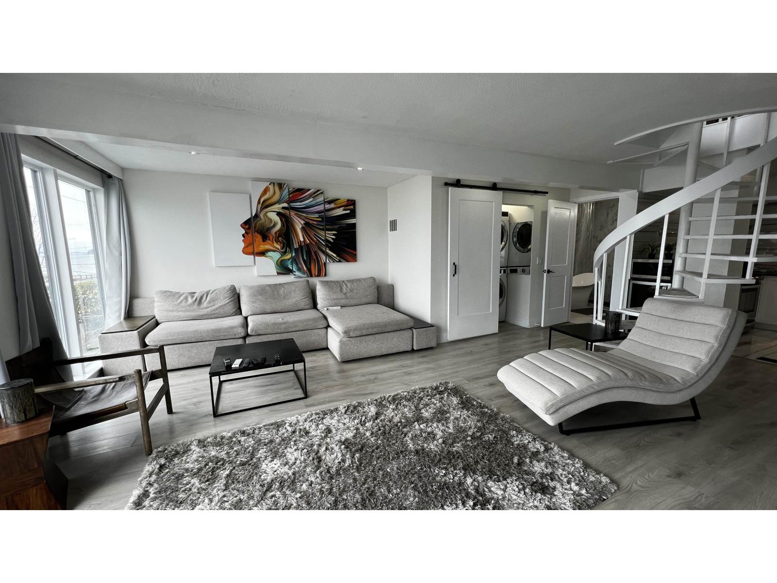 15289 MARINE DRIVE, White Rock