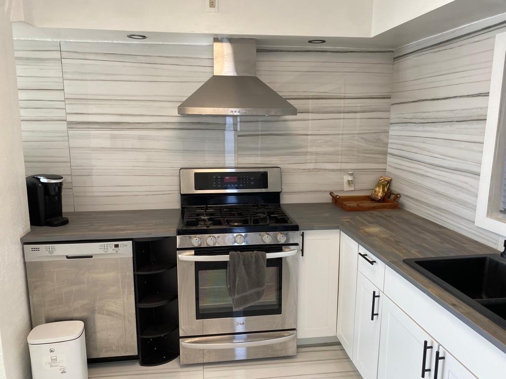 15289 MARINE DRIVE, White Rock