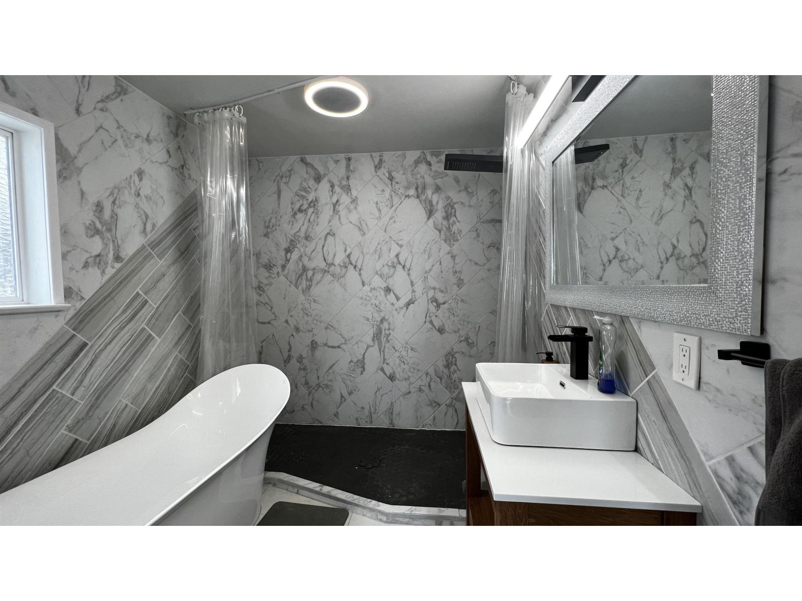 15289 MARINE DRIVE, White Rock