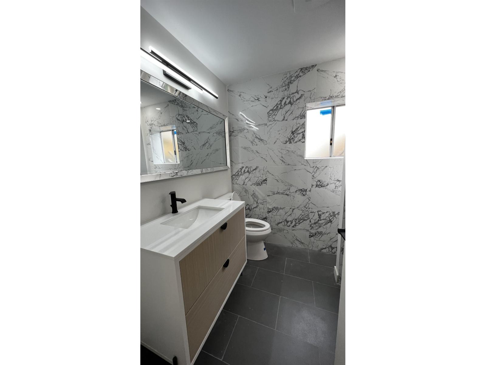 15289 MARINE DRIVE, White Rock