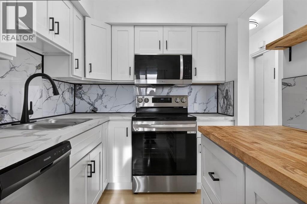 Single Family House for Sale in    Avenue NW Banff Trail Calgary 