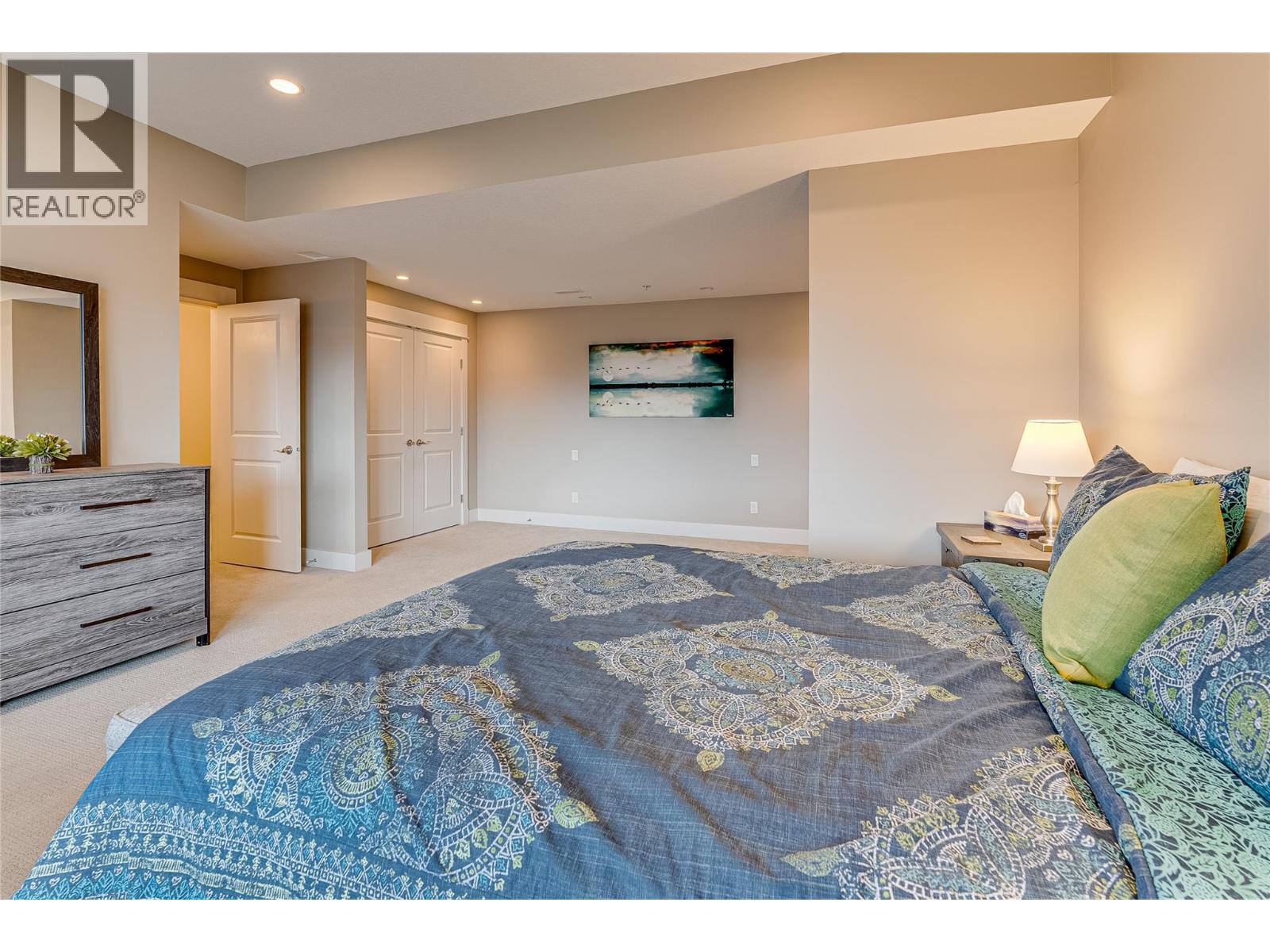 8844 Hampshire Crescent, Vernon