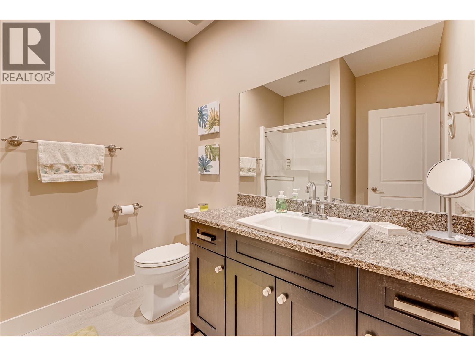 8844 Hampshire Crescent, Vernon