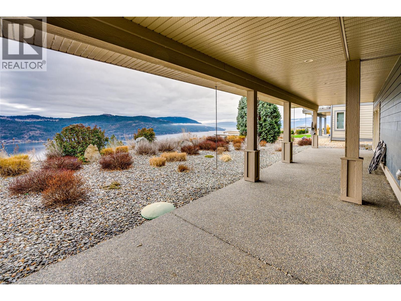 8844 Hampshire Crescent, Vernon