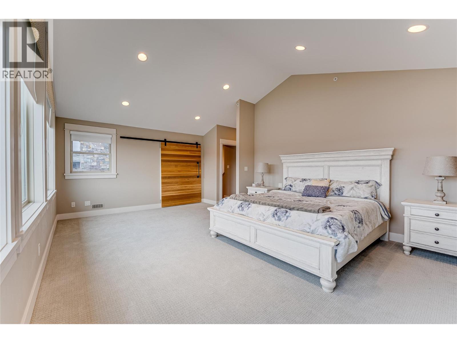 8844 Hampshire Crescent, Vernon