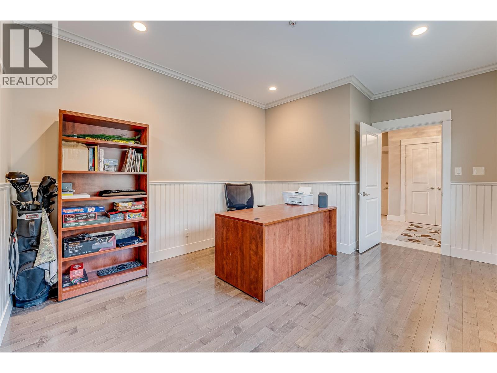 8844 Hampshire Crescent, Vernon