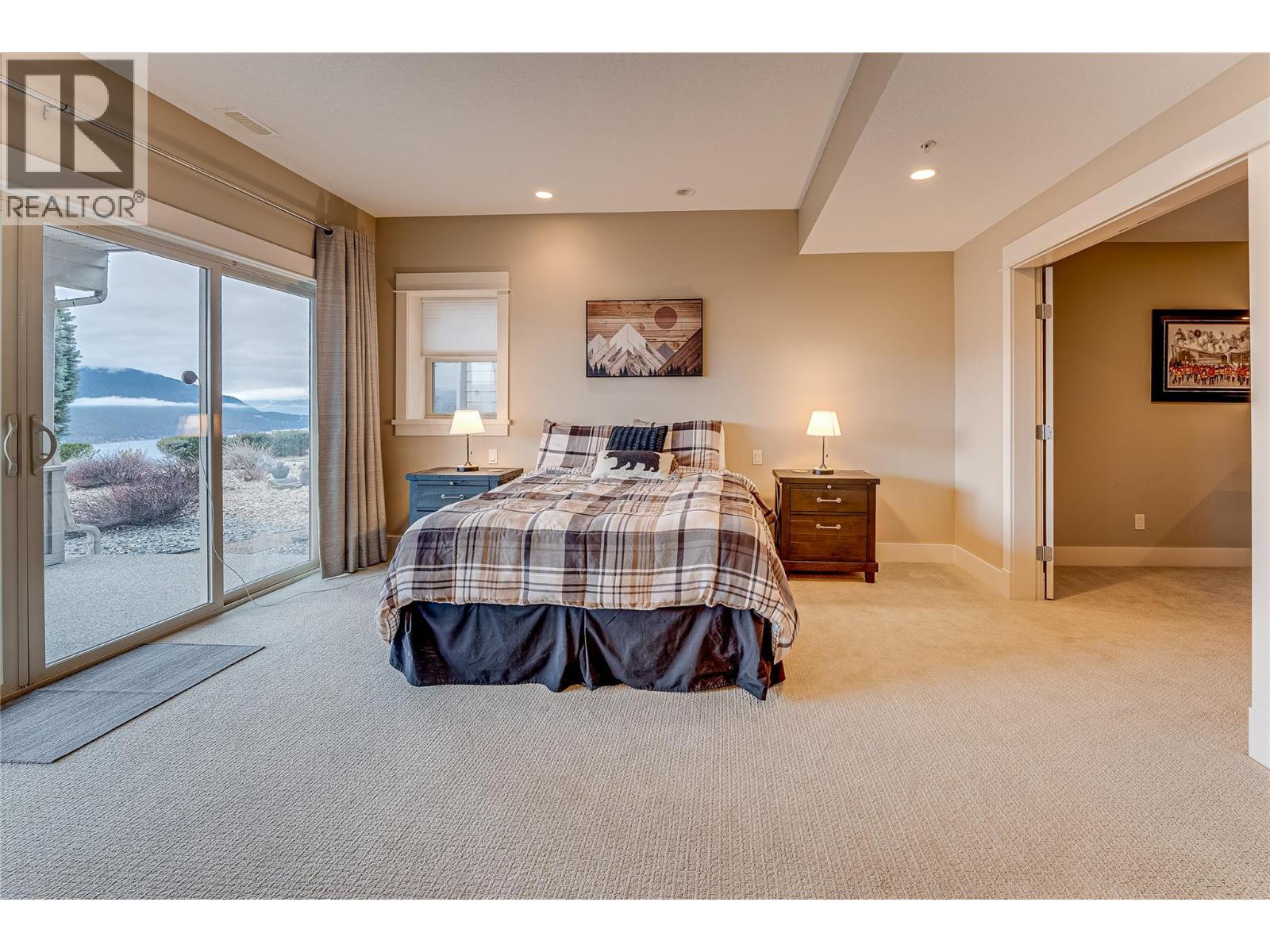 8844 Hampshire Crescent - 29