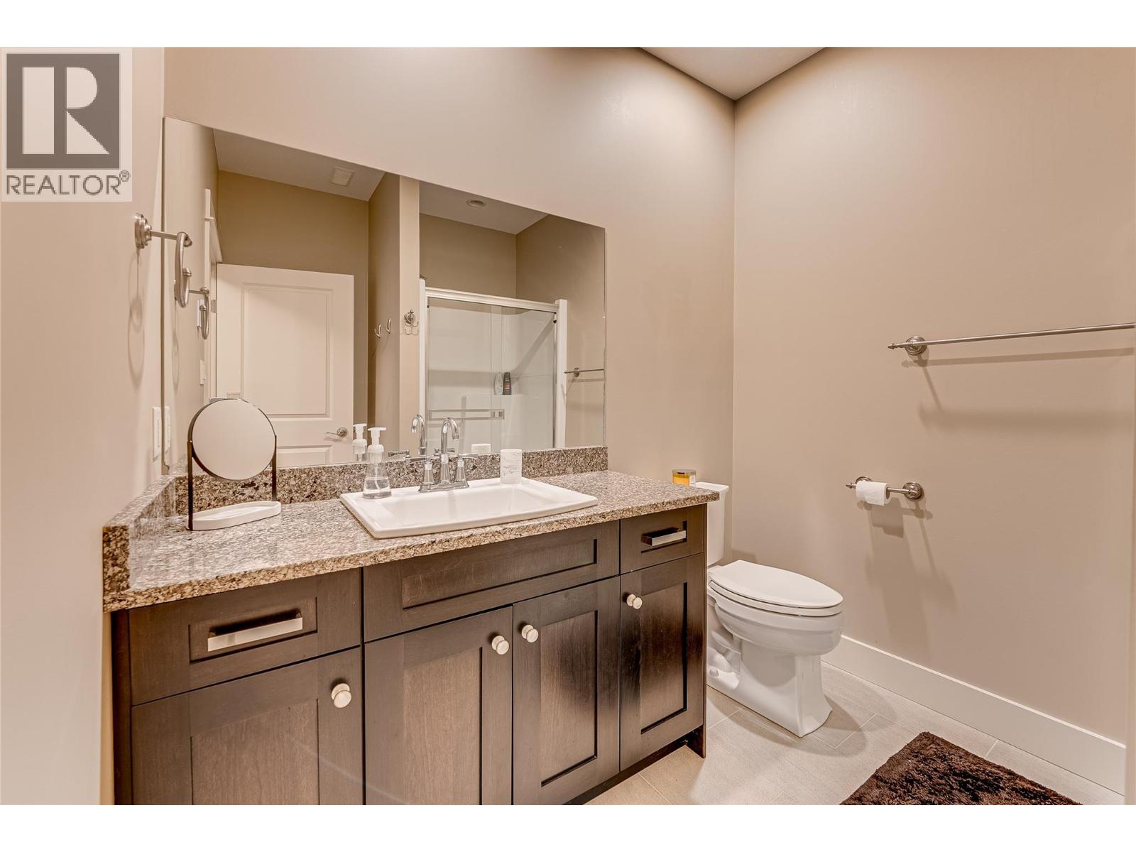 8844 Hampshire Crescent, Vernon