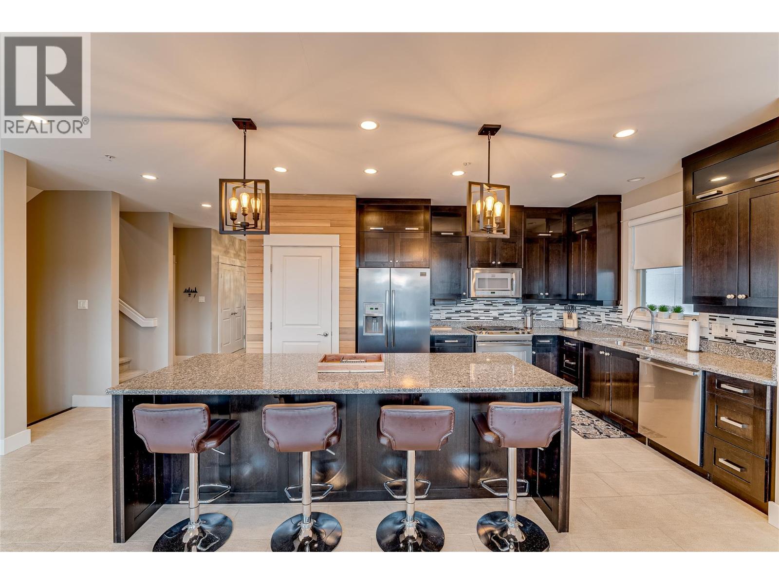 8844 Hampshire Crescent, Vernon