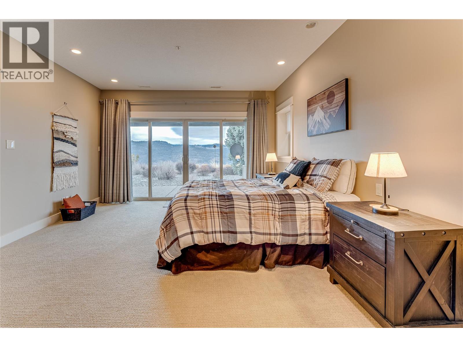 8844 Hampshire Crescent, Vernon