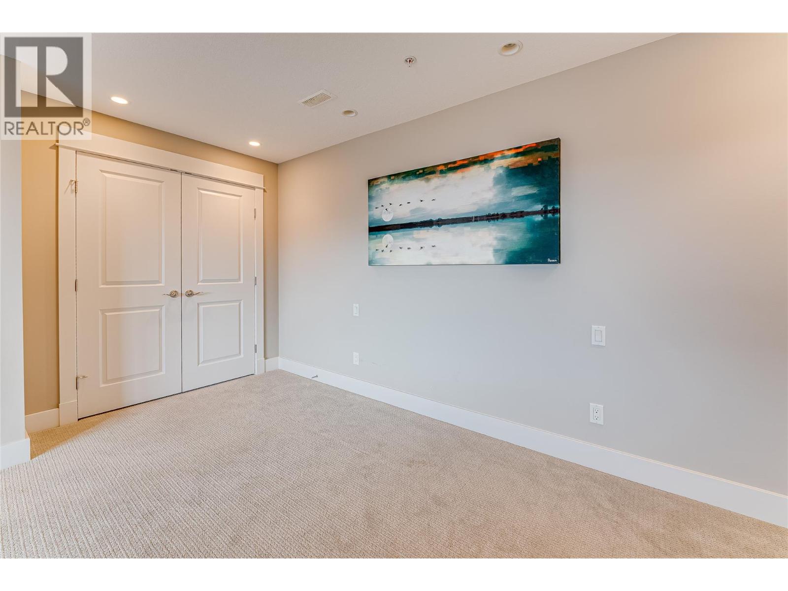 8844 Hampshire Crescent, Vernon