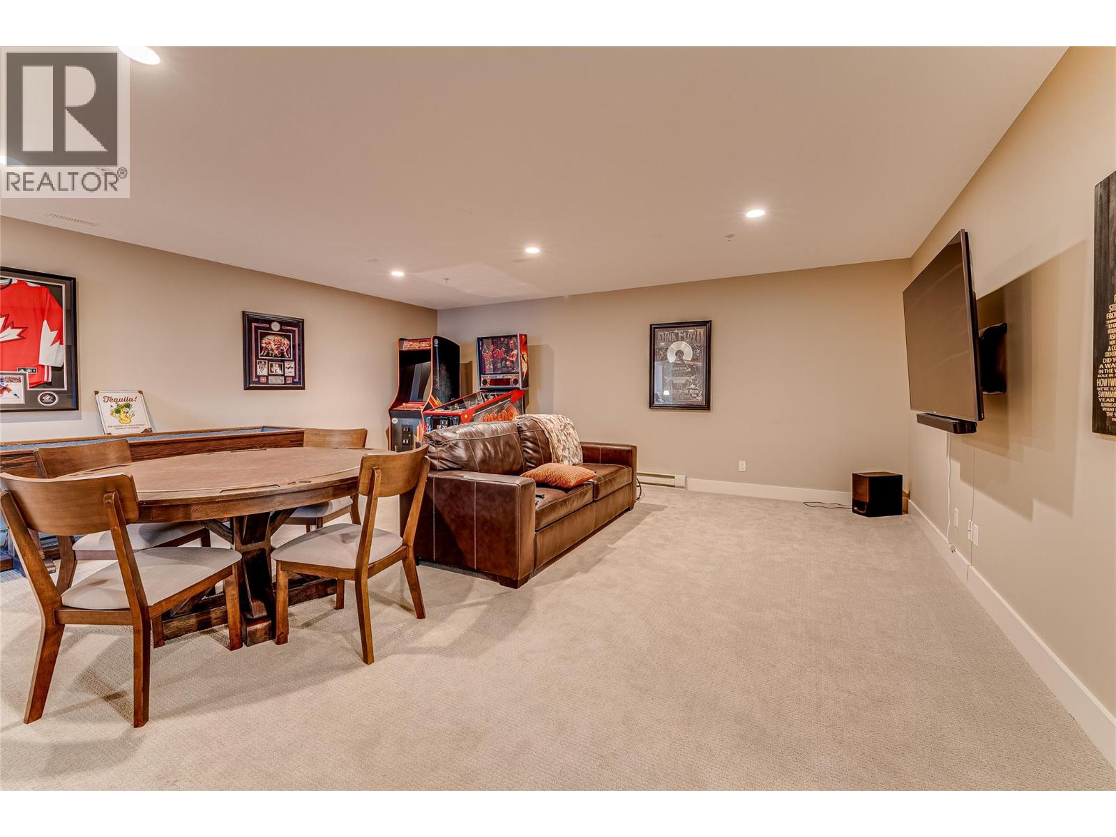 8844 Hampshire Crescent - 26