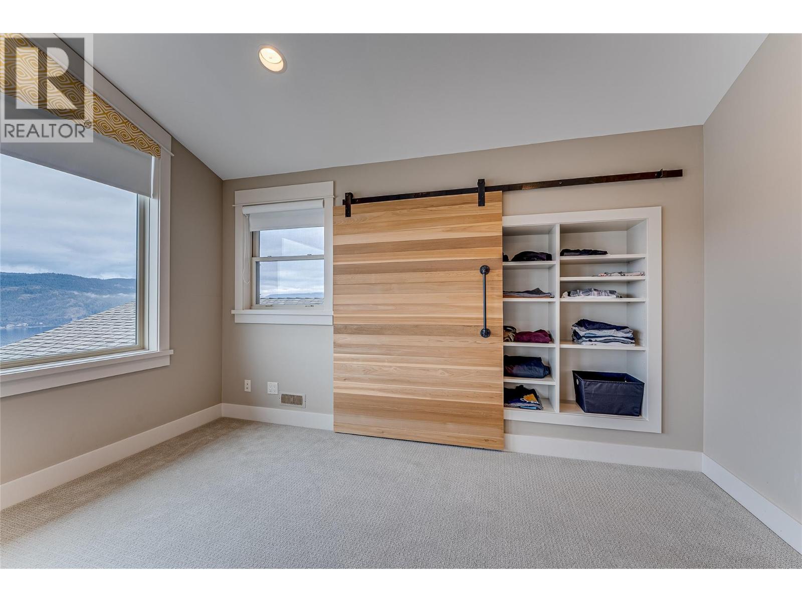 8844 Hampshire Crescent, Vernon