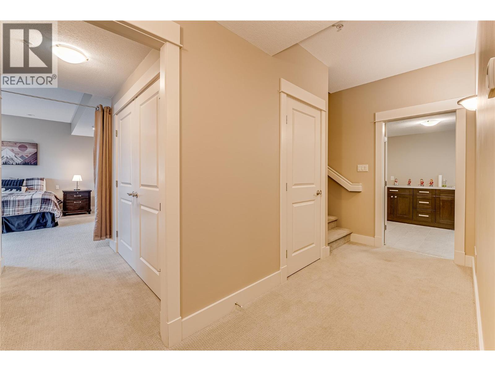 8844 Hampshire Crescent - 25
