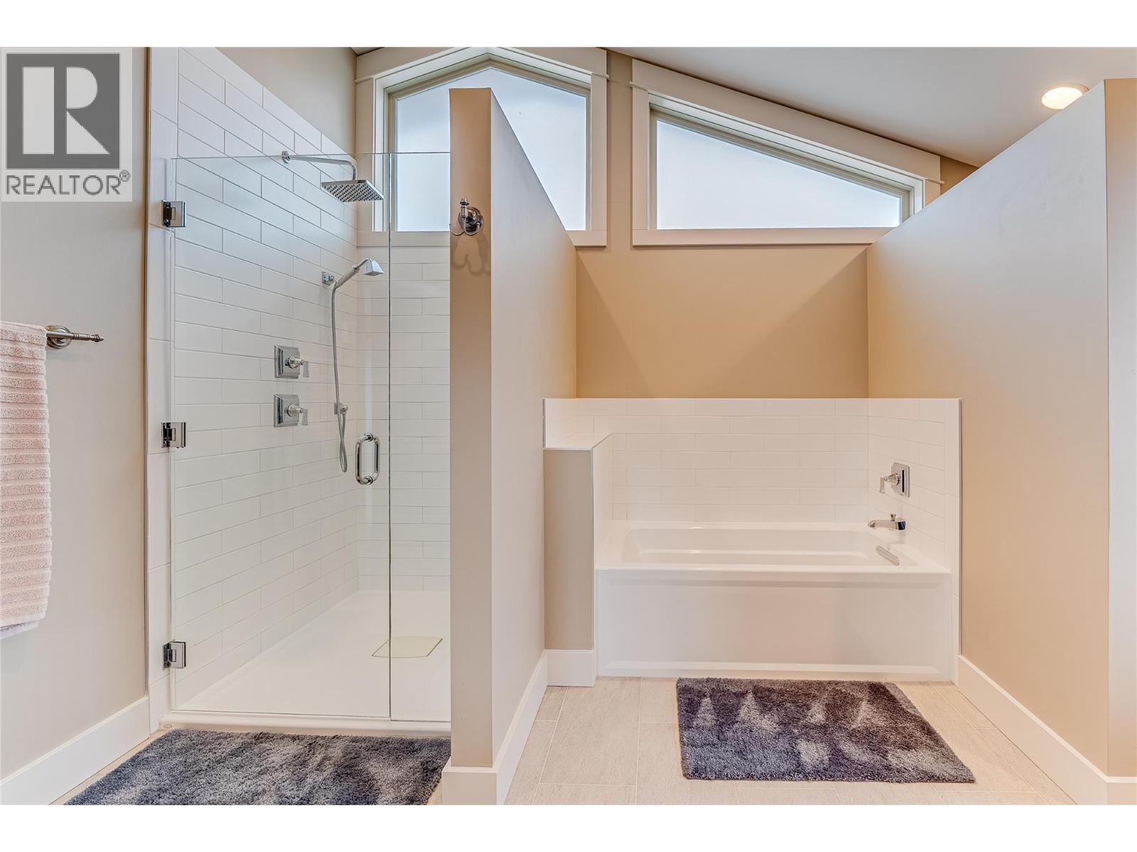 8844 Hampshire Crescent, Vernon