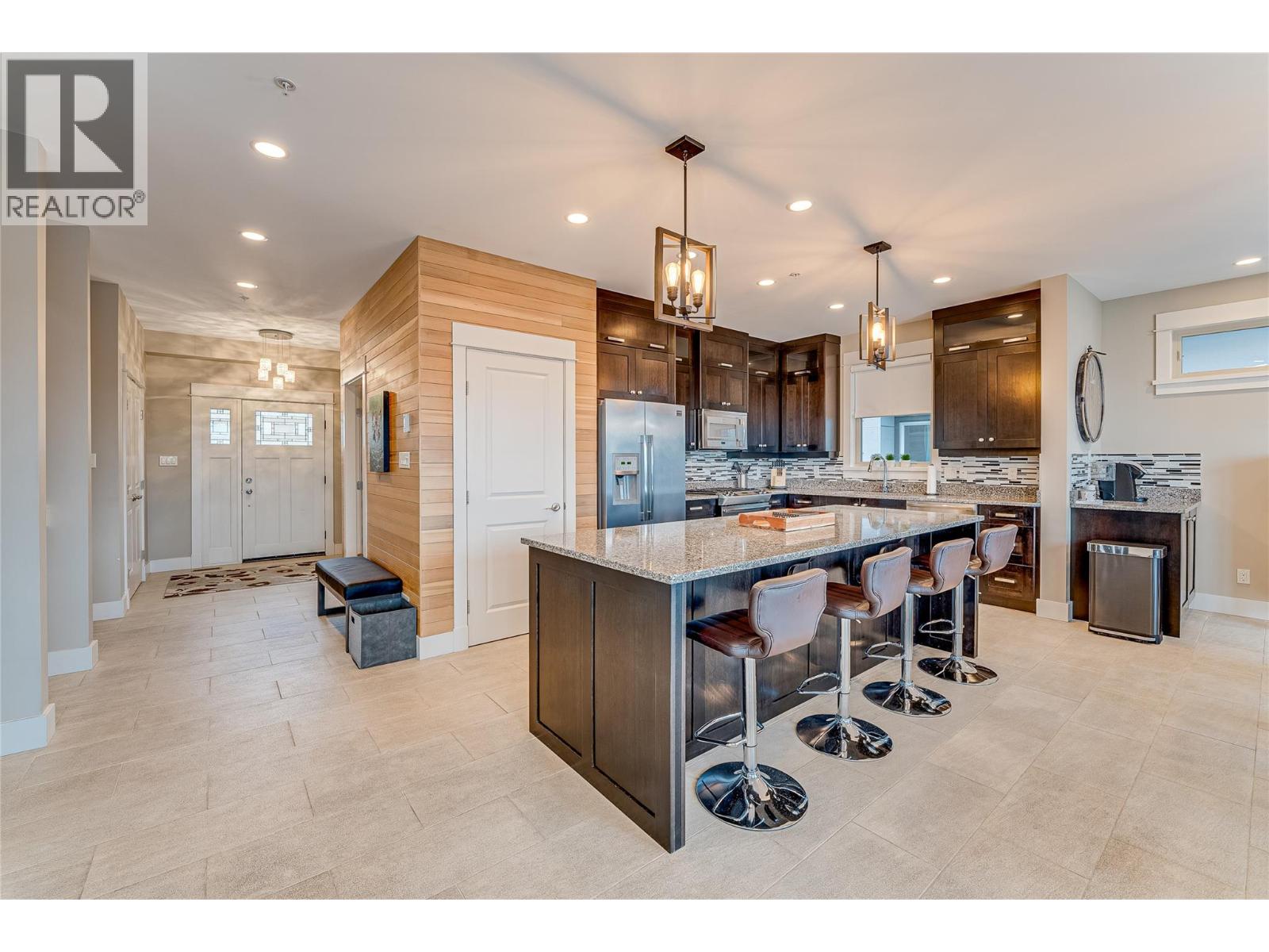 8844 Hampshire Crescent - 5