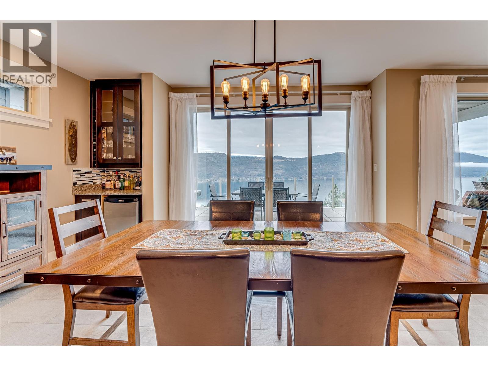 8844 Hampshire Crescent, Vernon