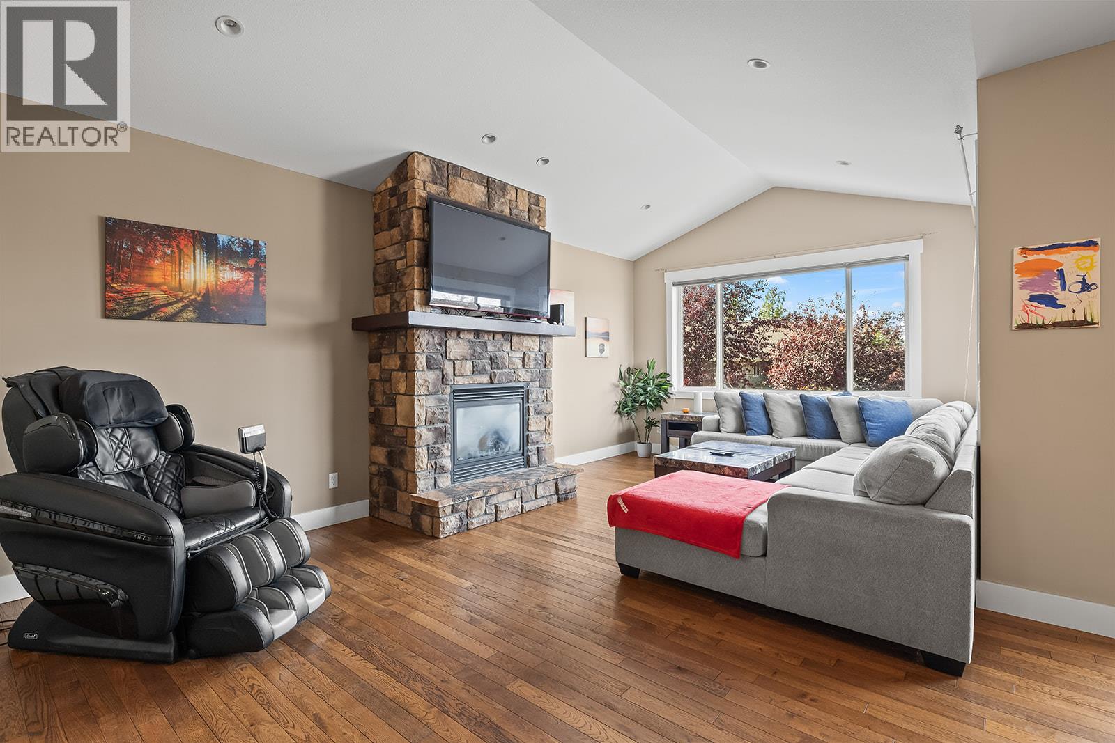  3431 Camelback Drive, Kelowna