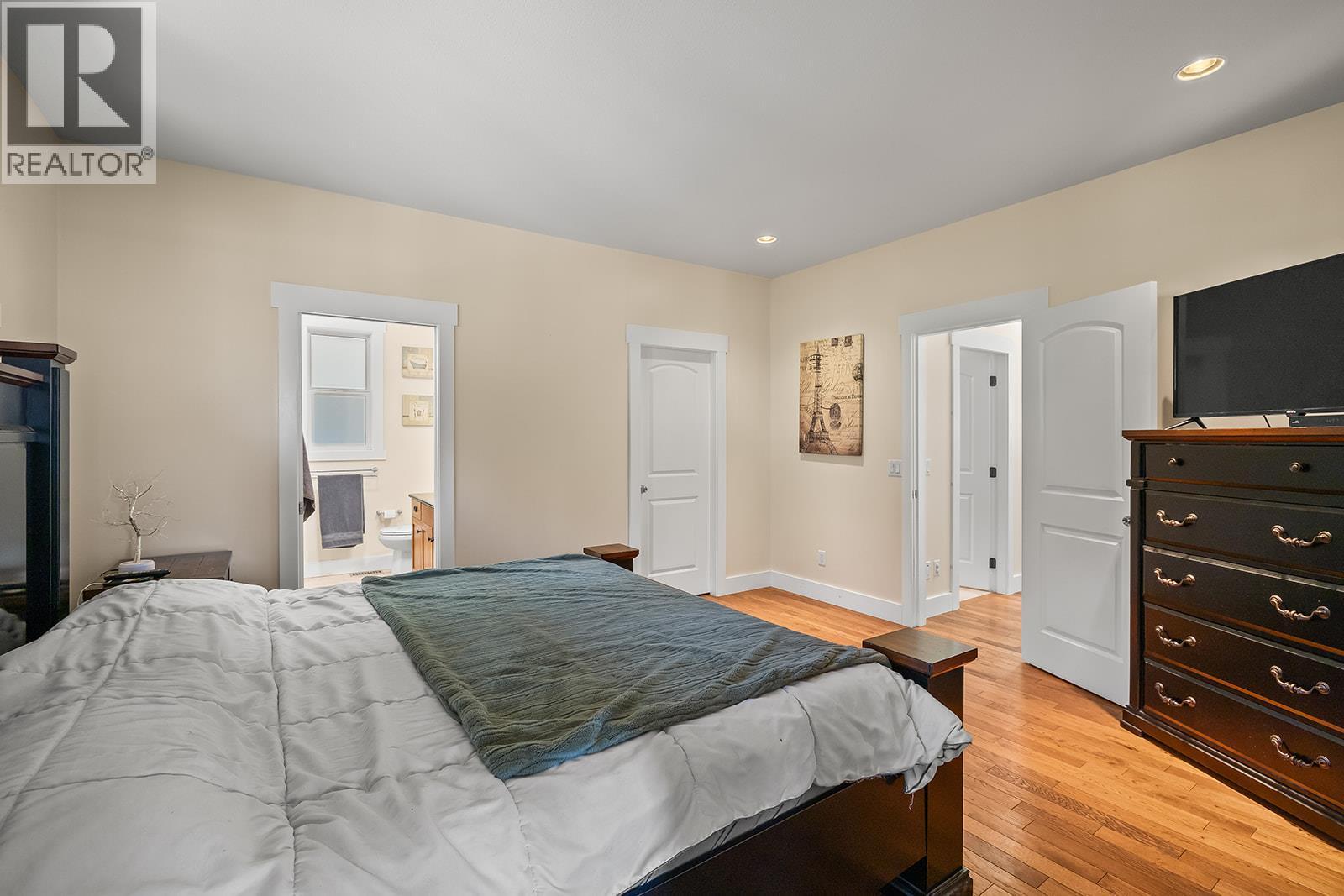  3431 Camelback Drive, Kelowna