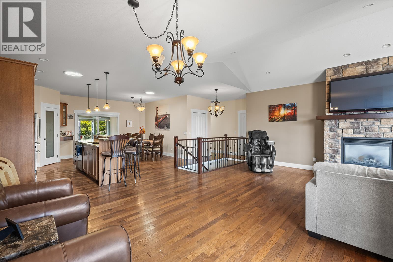  3431 Camelback Drive, Kelowna