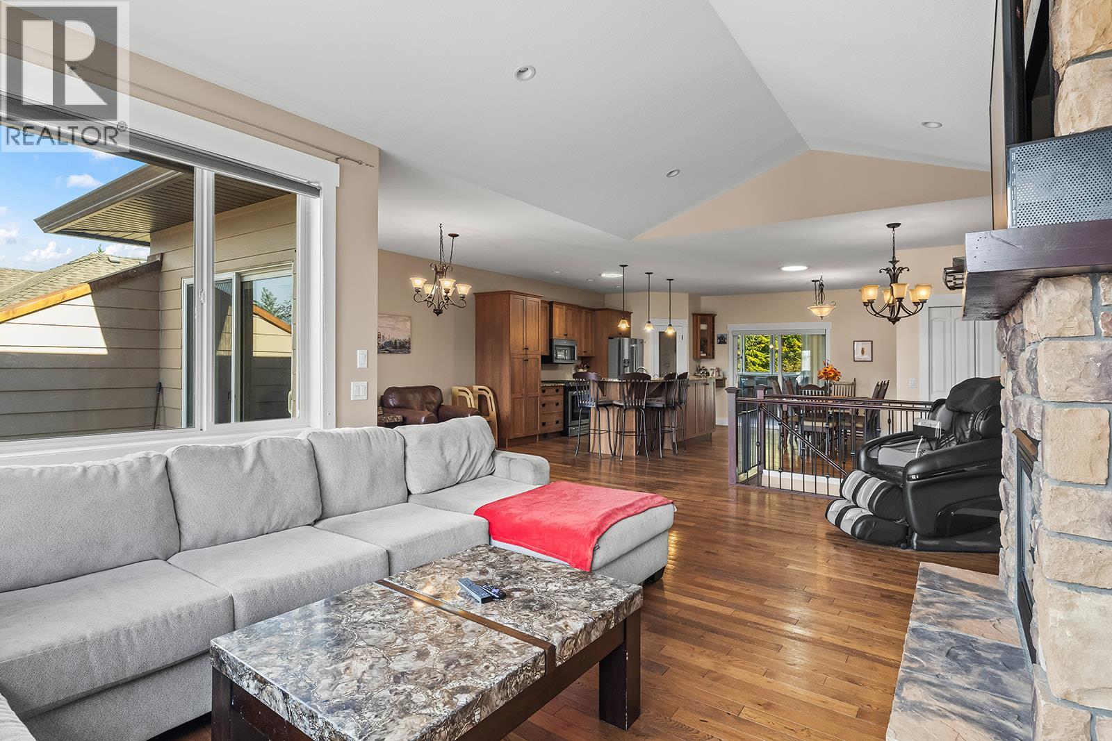  3431 Camelback Drive, Kelowna