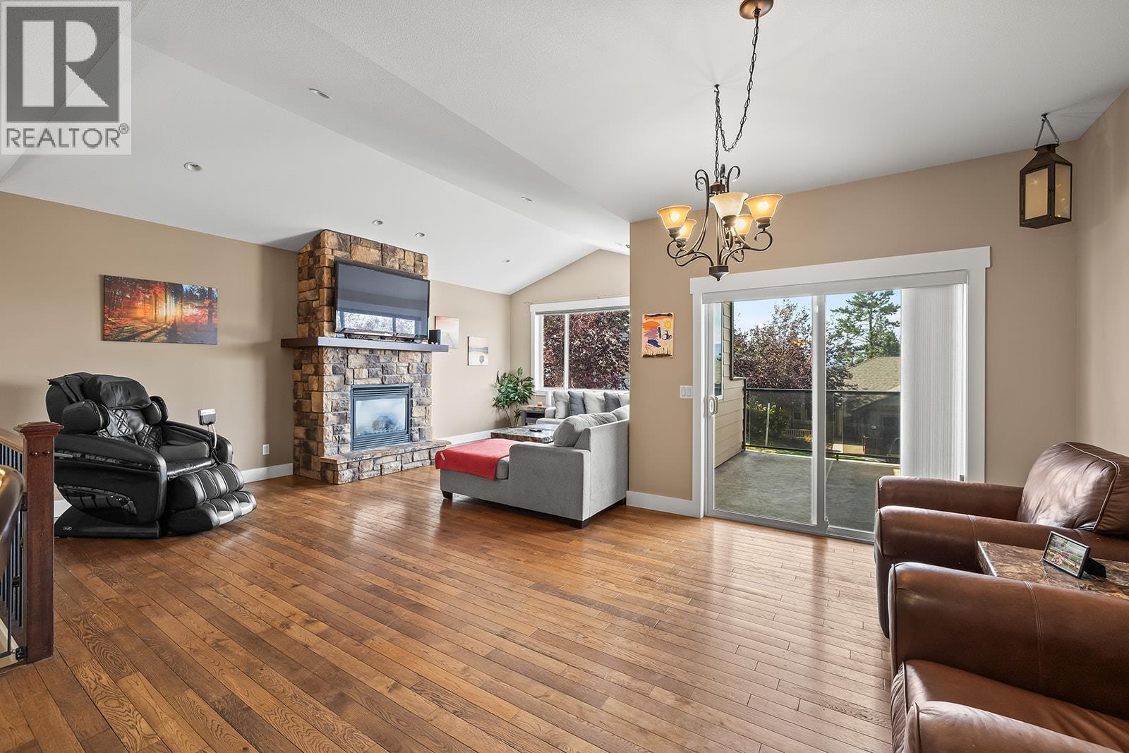  3431 Camelback Drive, Kelowna