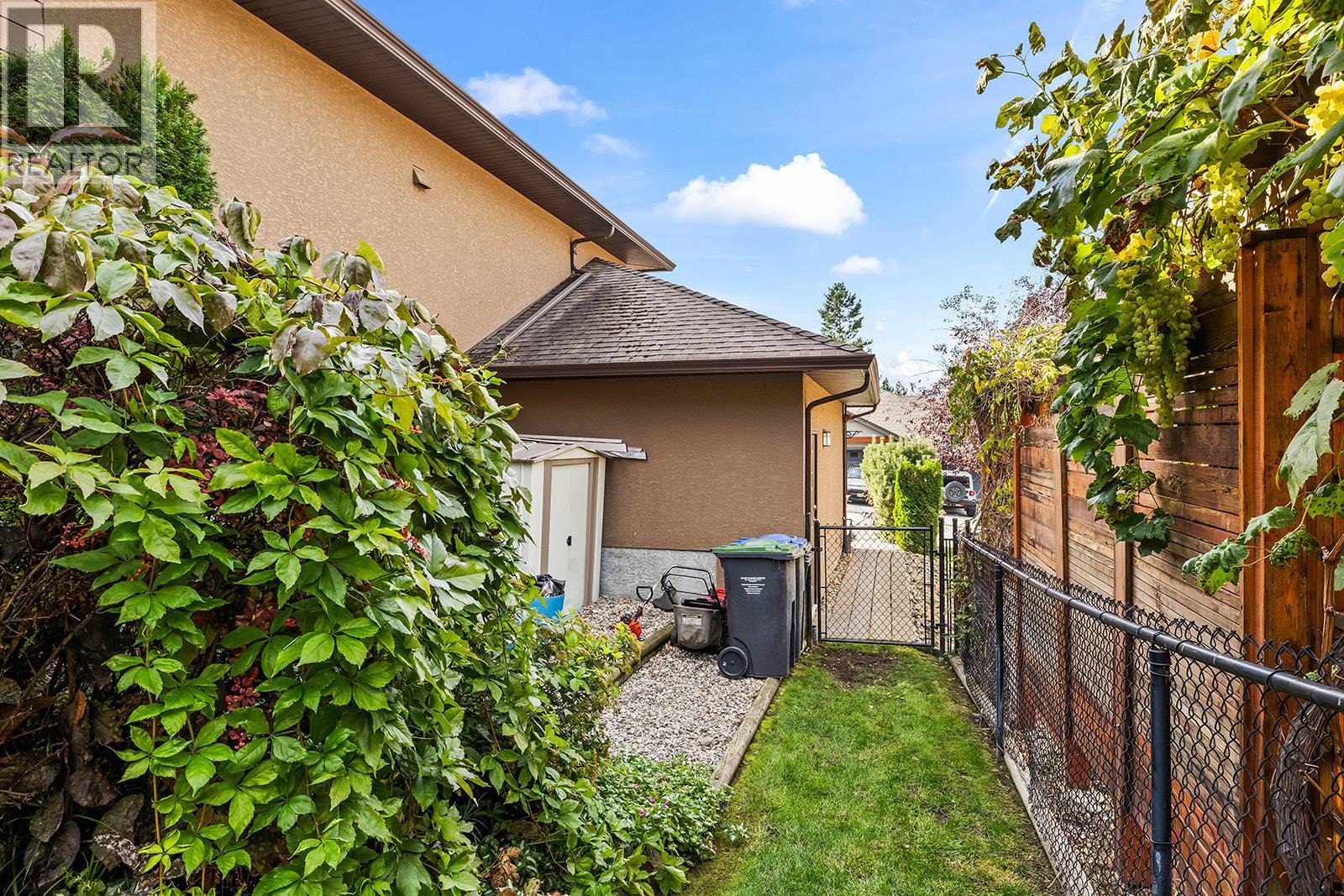  3431 Camelback Drive, Kelowna