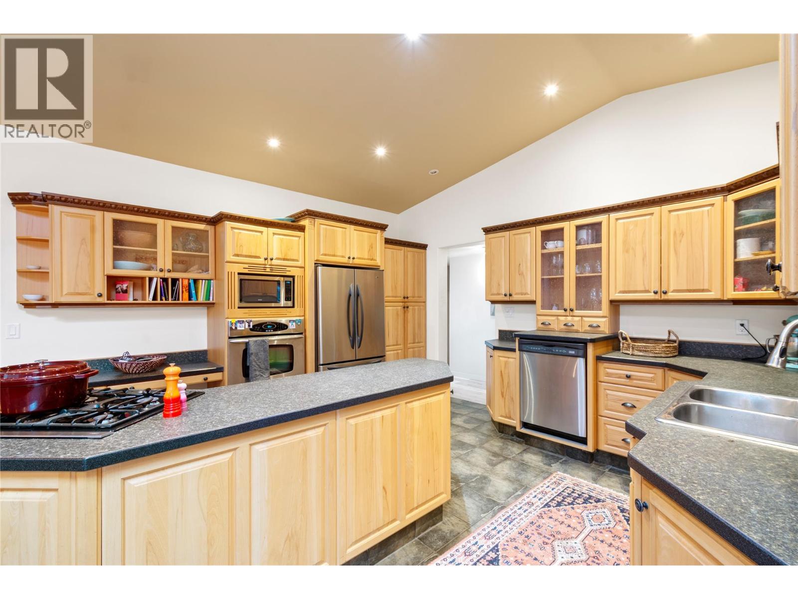  335 MIDDLE BENCH Road, Penticton