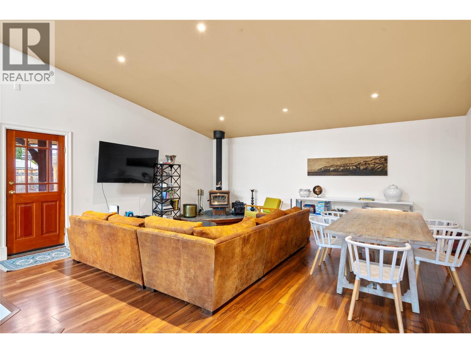  335 MIDDLE BENCH Road, Penticton