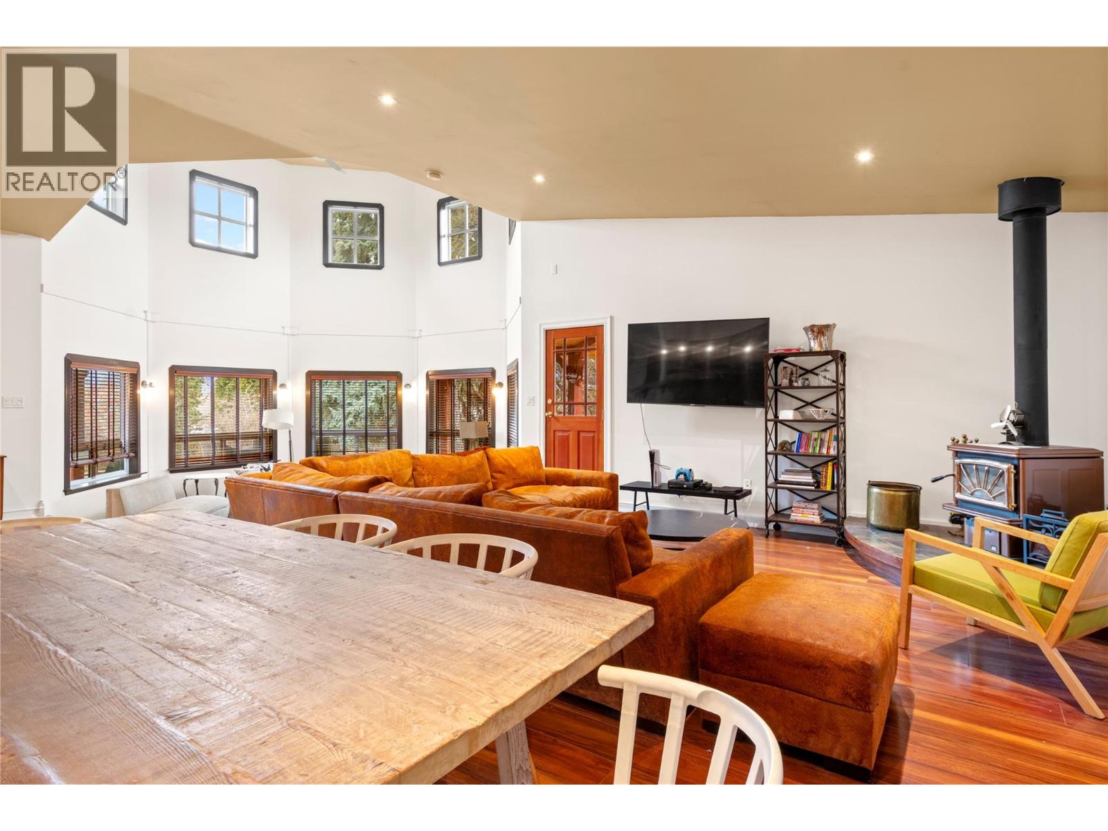  335 MIDDLE BENCH Road, Penticton