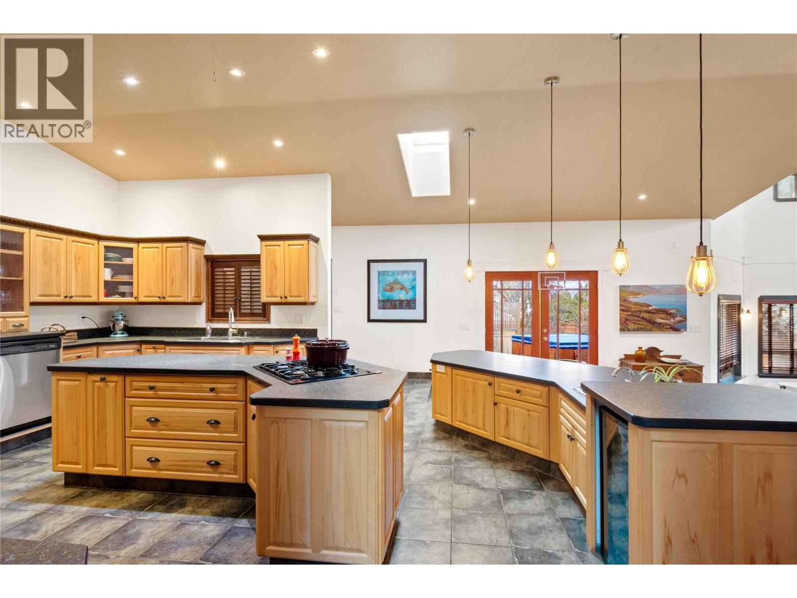  335 MIDDLE BENCH Road, Penticton