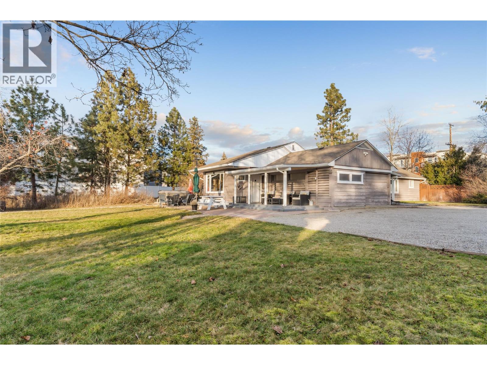  4158 Lakeshore Road, Kelowna