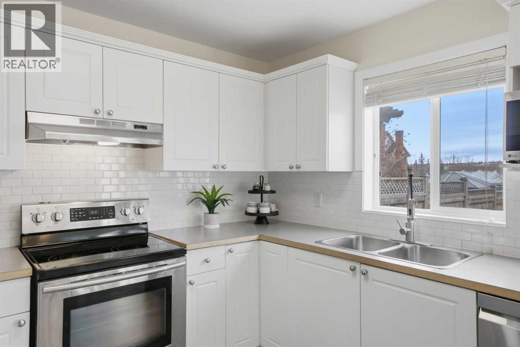 Single Family House for Sale in  Covehaven Court NE Coventry Hills Calgary 