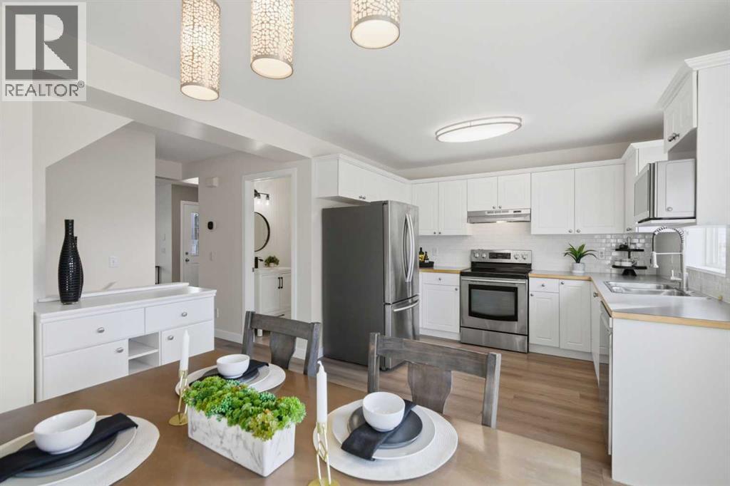 Single Family House for Sale in  Covehaven Court NE Coventry Hills Calgary 